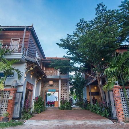 Isann Villa Siem Reap Exterior photo