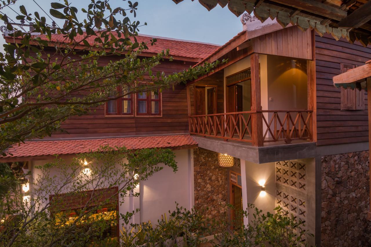 Isann Villa Siem Reap Exterior photo