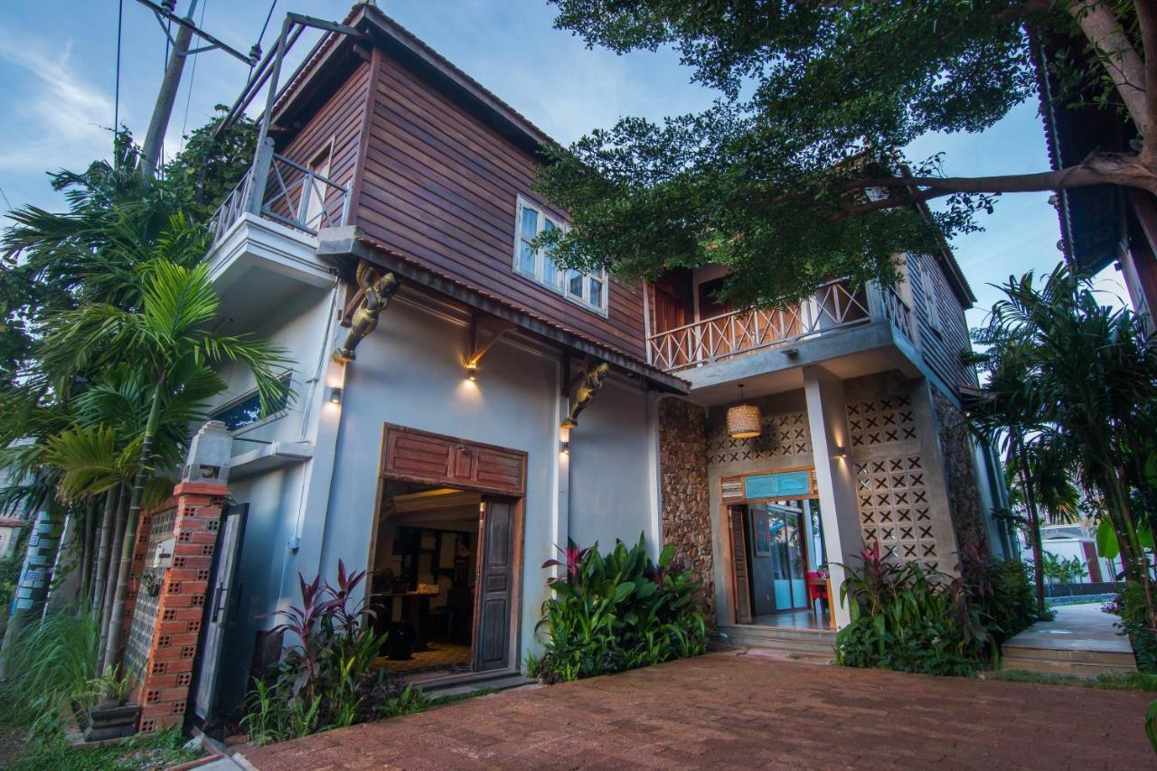 Isann Villa Siem Reap Exterior photo